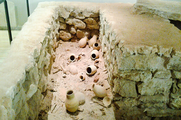 Hall of Dilmun Graves