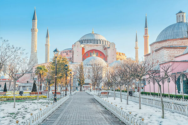The climate of touristic cities in Turkey
