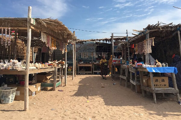 The local bazaar of Hengam island