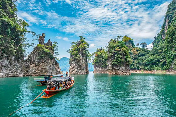 Cheow Lan Lake turquoise waters