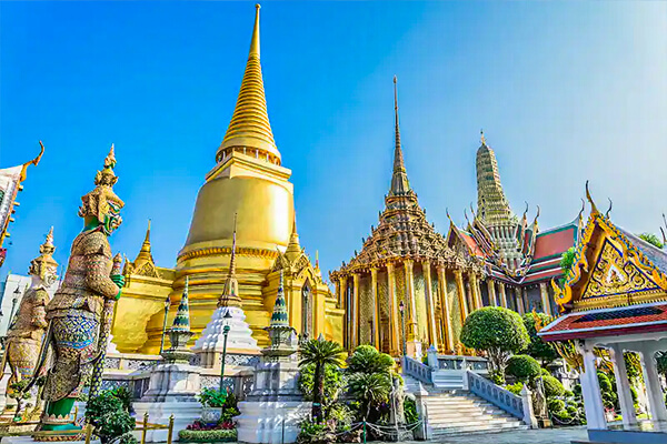 Temple of the Emerald Buddha - Wat Phra Si Rattana Satsadaram (Wat Phra Kaew)
