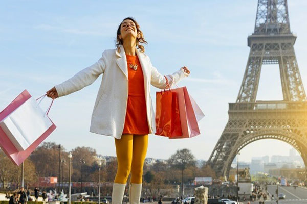 The best Seasons of France for Shopping in Sales