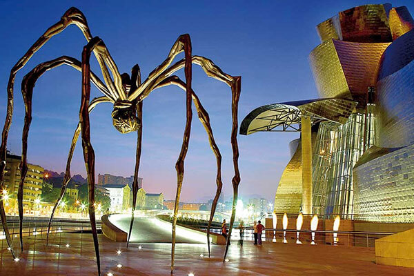 Maman, a nine-meter-tall spider