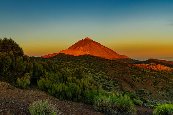 The formation of the island and the current development of Teide Volcano
