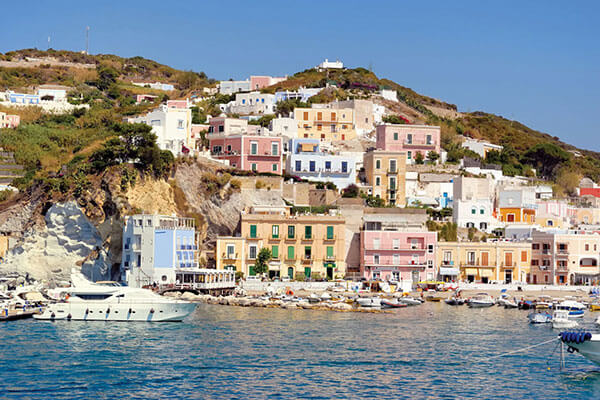 Ponza: Beautiful island where Mussolini was held