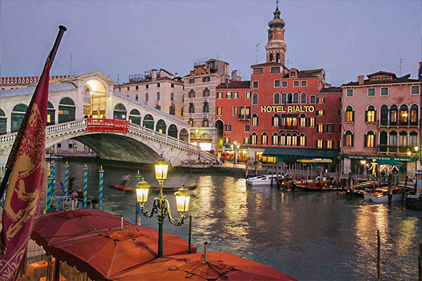 Hotels near Rialto bridge Venice