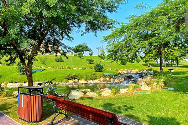 Park for walking and relaxing in Katara Green Hills Park
