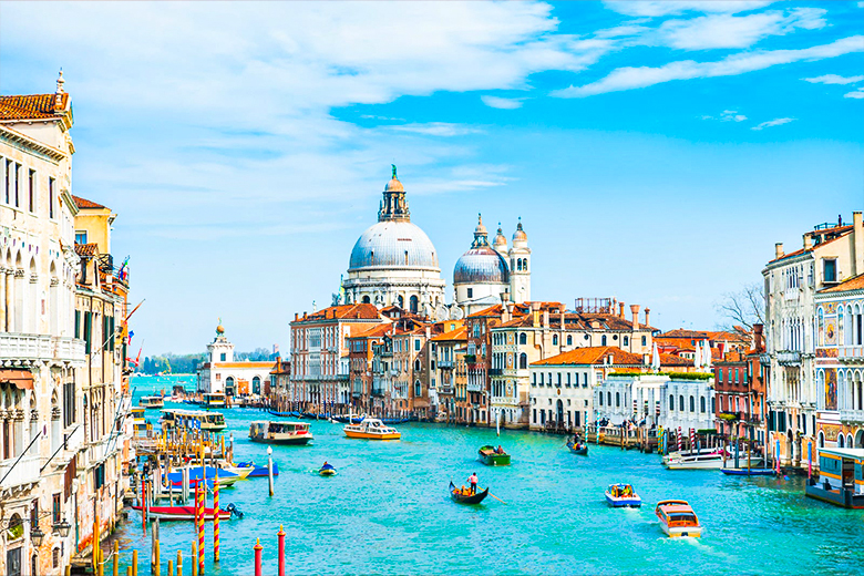 Top 10 Canals in Venice: Dive into the Liquid Tapestry