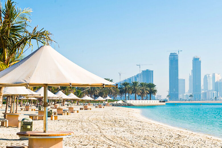 Dine with a View: Al Mamzar Beach Park’s Best Food Options