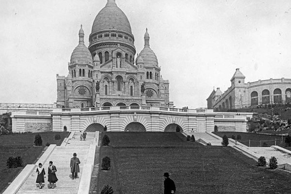 The History of Sacre Coeur Church in Paris