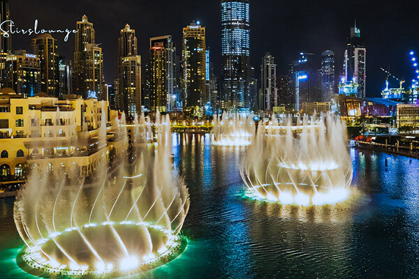 Watch the Dancing Fountain of Dubai